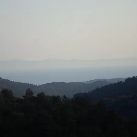 Guest house To Valsamo