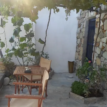 Guest house To Valsamo *