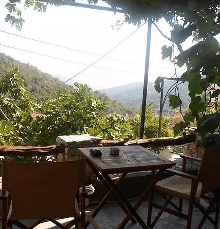 Guest house To Valsamo
